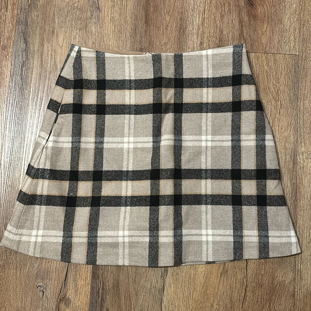 Aritzia Plaid Mini Skirt - Beige and Black